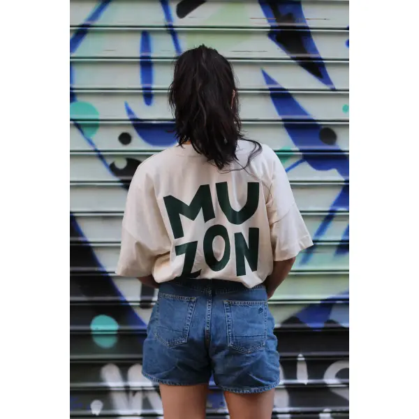 T-shirt oversized Muzon – Beige